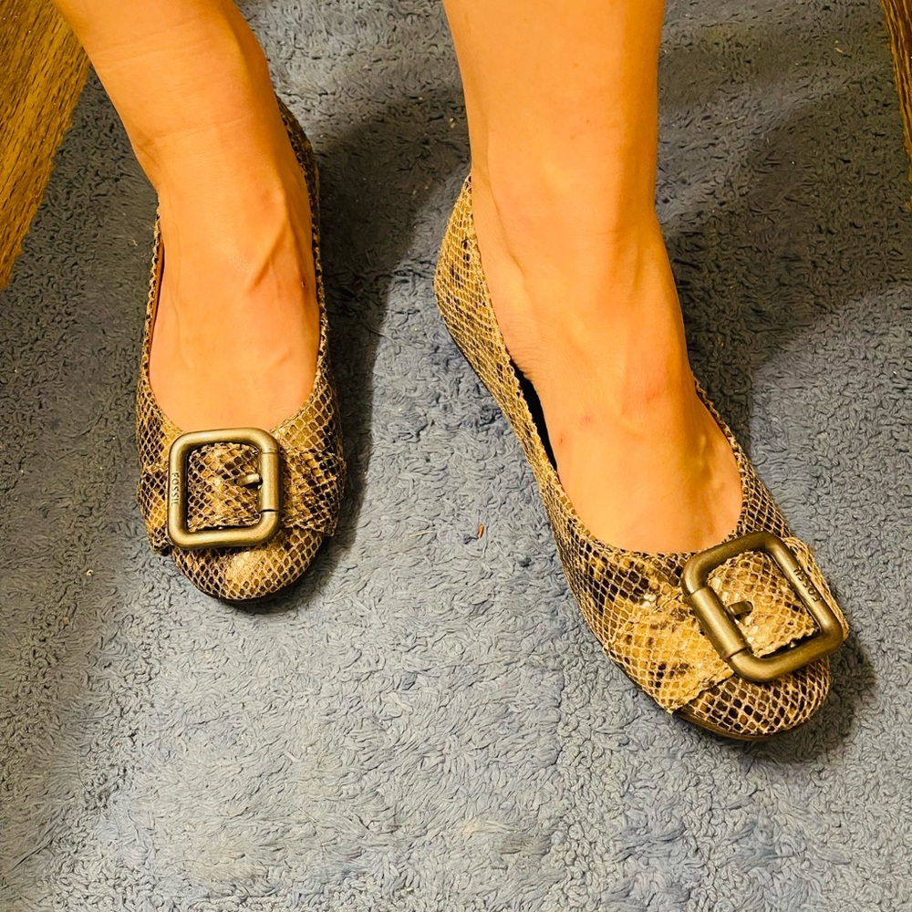 Fossil Women's grey Snakeskin ballet flats - Picture 5 of 8
